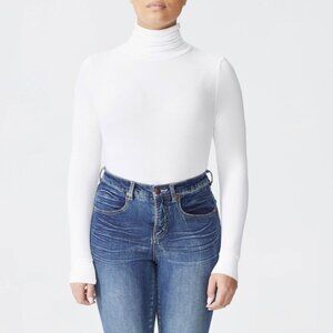 NWT Universal Standard Foundation Turtleneck in White, size 2XS (USA size 6-8)